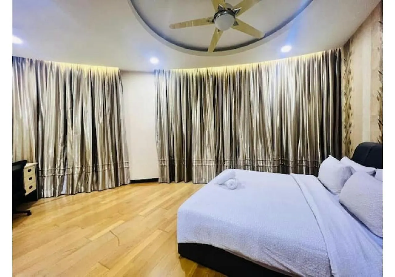 Regalia Residence And Suites By The Relaxstay Kuala Lumpur 0*,